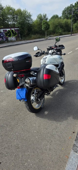 Suzuki V-Strom Adventure Moto
