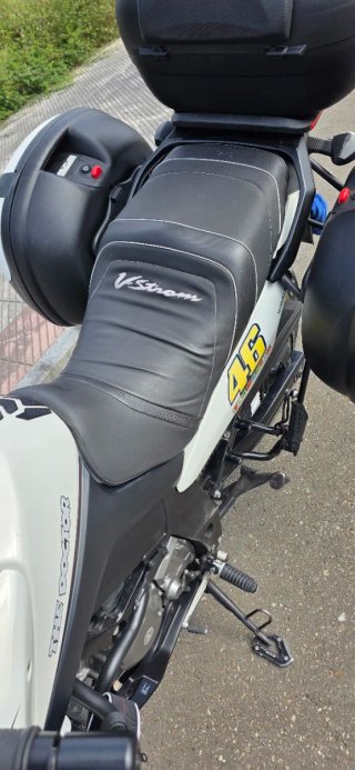 Suzuki V-Strom Adventure Moto