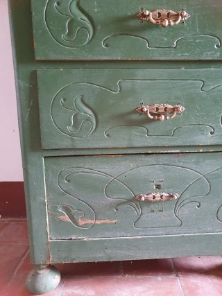 Cajonera antigua madera mármol