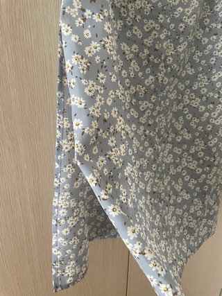 Falda midi Shein floral azul y blanco