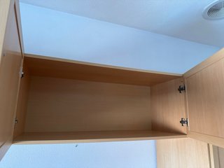 Mesa de estudio con cajones y zapatero