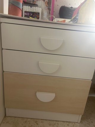 Cama alta con escritorio y armario