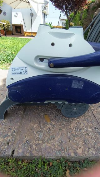 Robot Limpiafondos Piscina + Fuente Alimentación