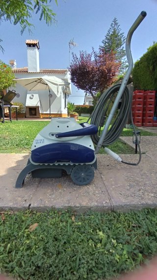 Robot Limpiafondos Piscina + Fuente Alimentación