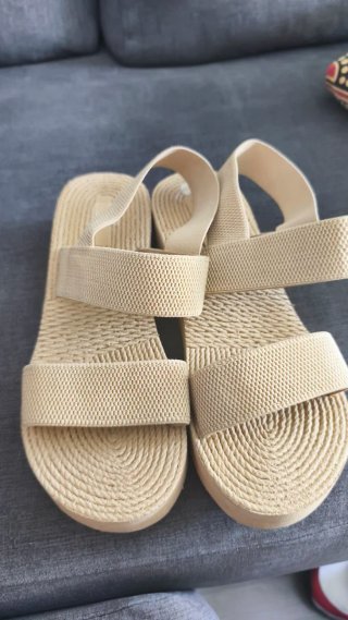 Sandalias de verano beige
