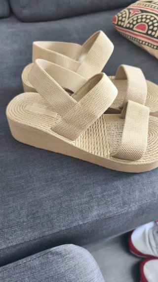 Sandalias de verano beige