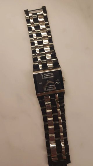 Reloj Lotus Negro y Plateado