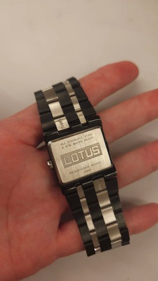 Reloj Lotus Negro y Plateado