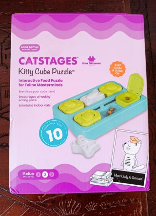 Juguete interactivo para gatos de plástico