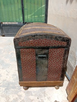 Baúl de madera y metal vintage