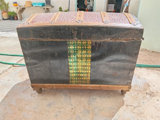 Baúl de madera y metal vintage