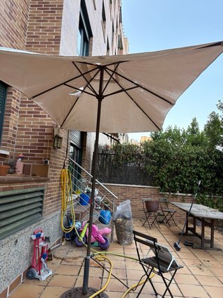 Sombrilla de jardín beige