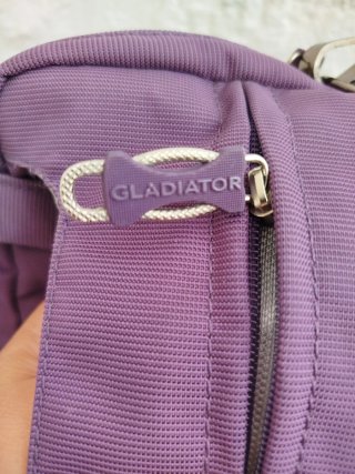 Mochila bandolera Gladiator morada