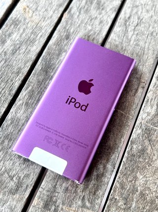Apple iPod Nano 16GB 7th Gen A1446 Viola Guasto