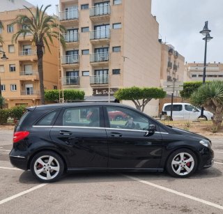 Mercedes-Benz Clase B Negro
