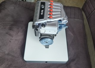 Motor V6 Volkswagen R32 escala 1/5
