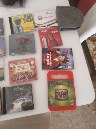 Lote 15 CDs Musica Variada + Estuche Regalo