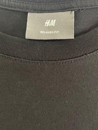 Camiseta H&M Negra con Bolsillo Talla M