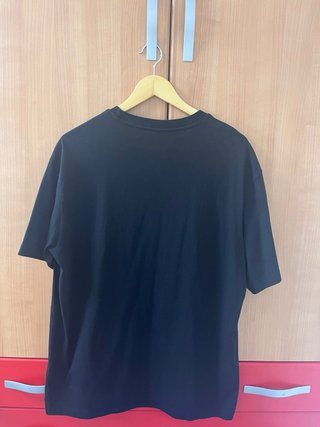 Camiseta H&M Negra con Bolsillo Talla M