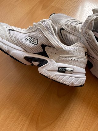 Zapatillas Fila Talla 41.5 Blancas y Azules