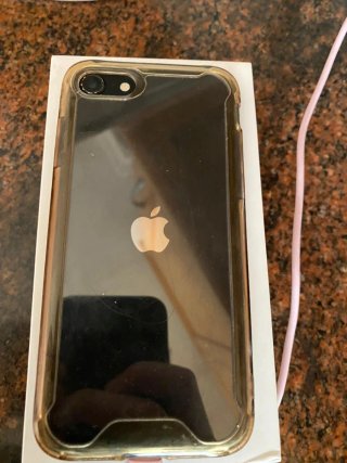 iPhone SE 2020 Negro Dorado