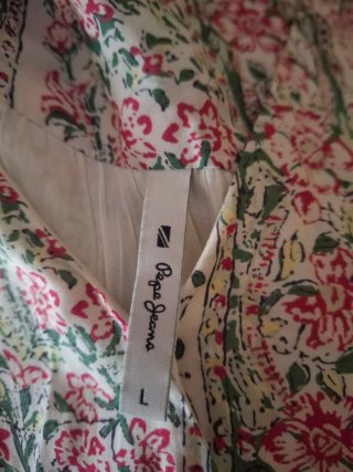 Mono corto estampado floral.