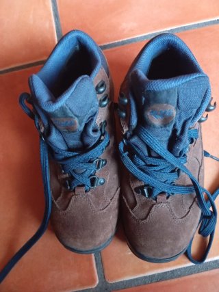 Botas de montaña marrones talla 36