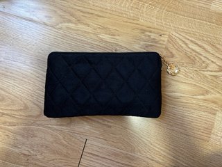 Neceser Chanel Negro y Dorado