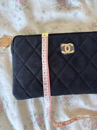 Neceser Chanel Negro y Dorado