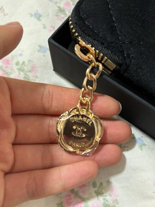 Neceser Chanel Negro y Dorado