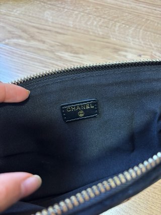 Neceser Chanel Negro y Dorado
