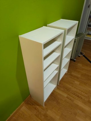 Estanterías blancas de madera 20€ cada una (3 und)