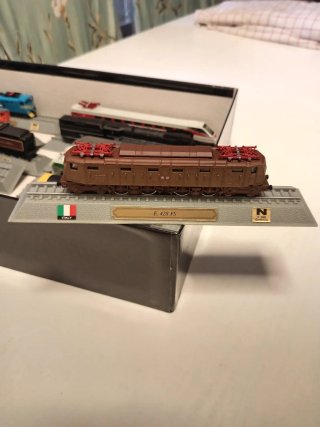 Set treni in miniatura.
