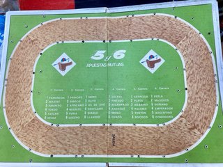 Juego de mesa de hípica antiguo