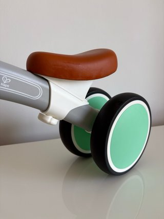 Triciclo Hape para niños de 12 a 36 meses.