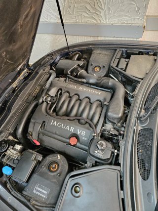 Jaguar XK8