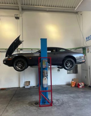 Jaguar XK8