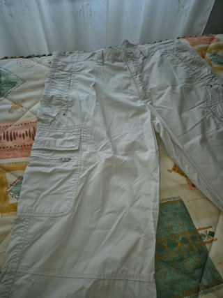 Pantalón pirata gris loneta