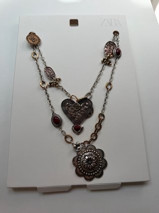 Conjunto 2 collares Zara corazones y medallones