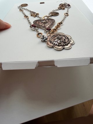 Conjunto 2 collares Zara corazones y medallones