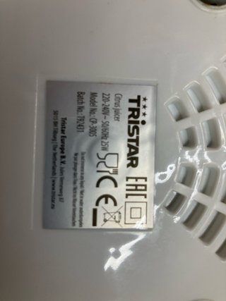 Exprimidor eléctrico blanco