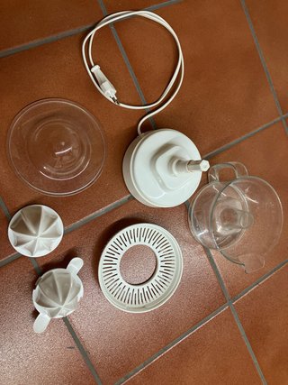 Exprimidor eléctrico blanco