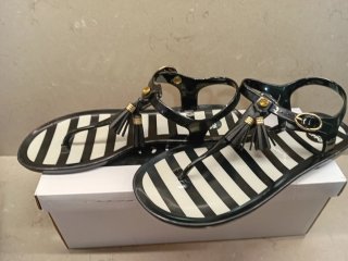 Sandalias Gioseppo rayas blancas y negras