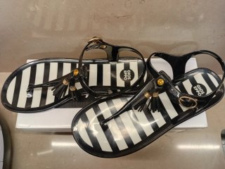 Sandalias Gioseppo rayas blancas y negras