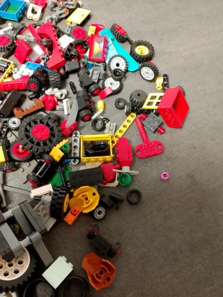 Lego sfusi: ruote, ingranaggi e pezzi vari