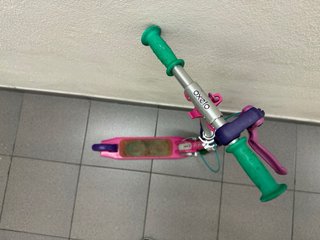 Patinete infantil rosa y morado