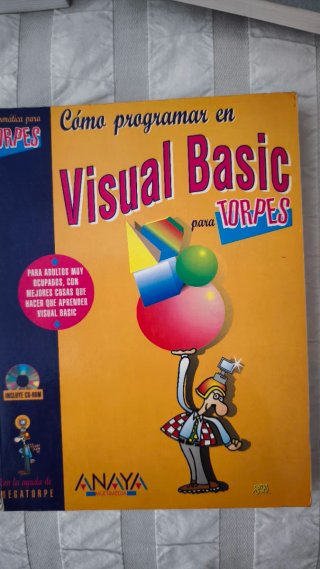 Libros varios. Son libros de informática antigua.
