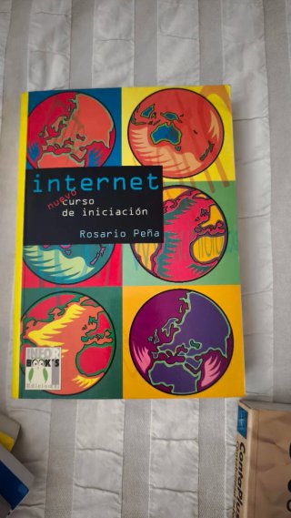 Libros varios. Son libros de informática antigua.