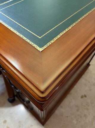 Mesa de estudio profesional madera y cuero