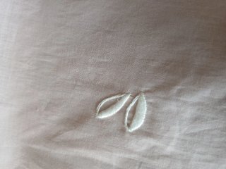 Mantelería y 6 servilletas rosa y blanco